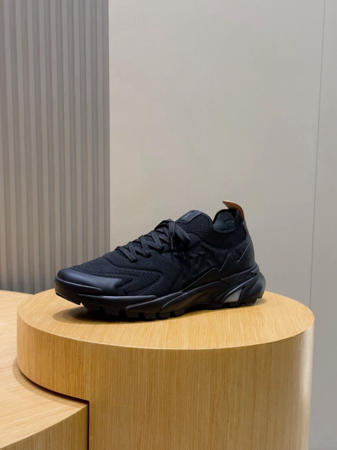 LV Runner Tatic Sneaker - RLS179