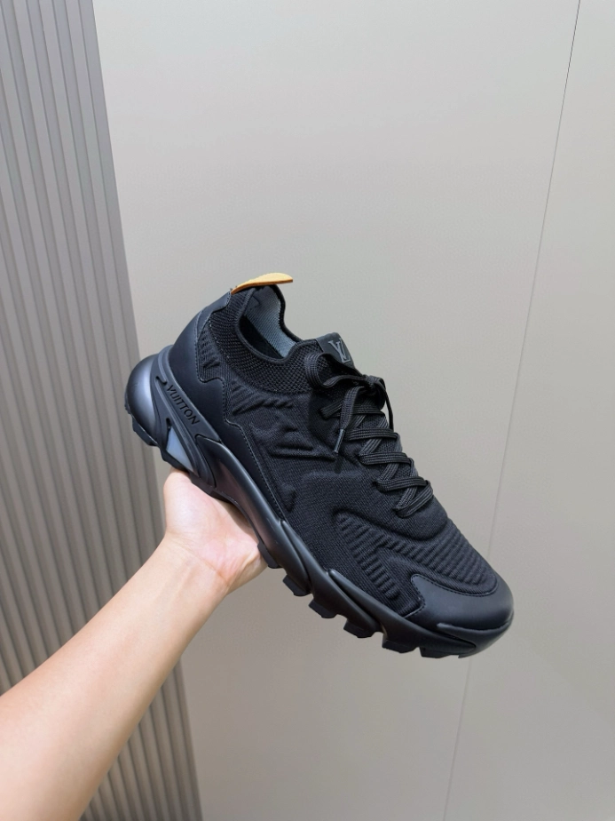 LV Runner Tatic Sneaker - RLS179