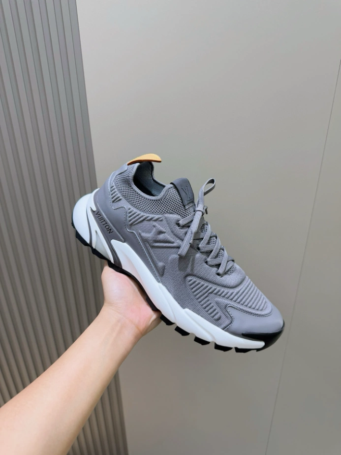 LV Runner Tatic Sneaker - RLS180