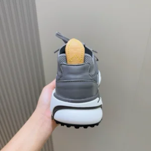 LV Runner Tatic Sneaker - RLS180