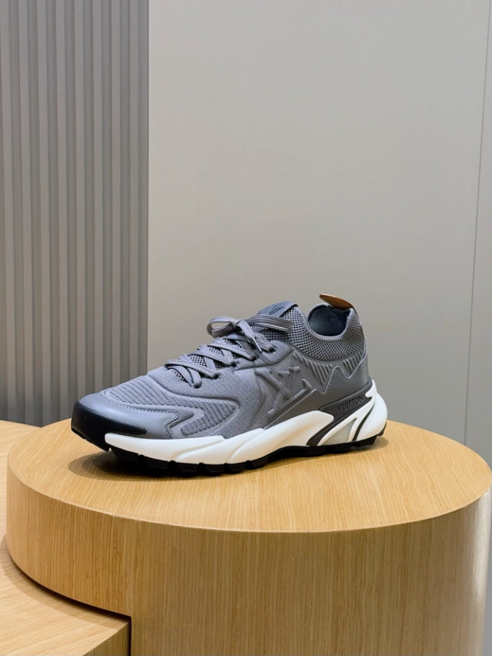 LV Runner Tatic Sneaker - RLS180