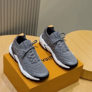 LV Runner Tatic Sneaker - RLS180