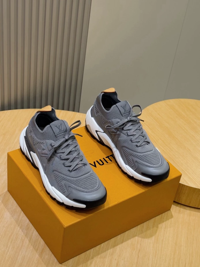 LV Runner Tatic Sneaker - RLS180