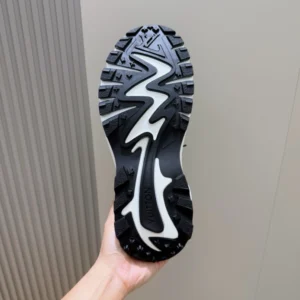 LV Runner Tatic Sneaker - RLS180