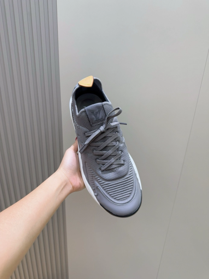 LV Runner Tatic Sneaker - RLS180