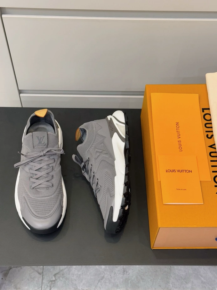 LV Runner Tatic Sneaker - RLS180