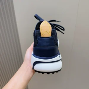 LV Runner Tatic Sneaker - RLS181