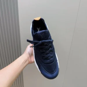 LV Runner Tatic Sneaker - RLS181