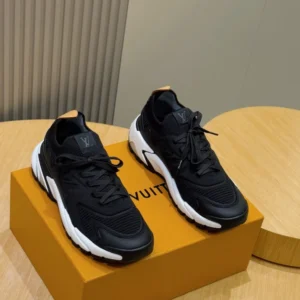 LV Runner Tatic Sneaker - RLS182