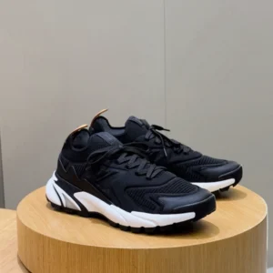 LV Runner Tatic Sneaker - RLS182