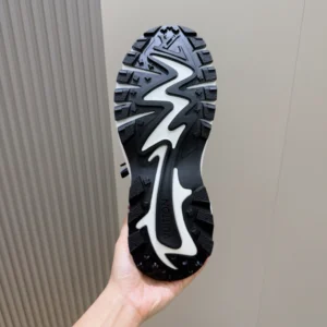 LV Runner Tatic Sneaker - RLS182