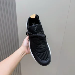 LV Runner Tatic Sneaker - RLS182