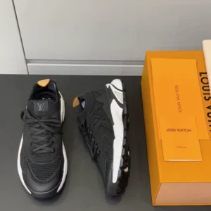 LV Runner Tatic Sneaker - RLS182