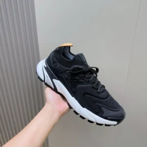 LV Runner Tatic Sneaker - RLS182