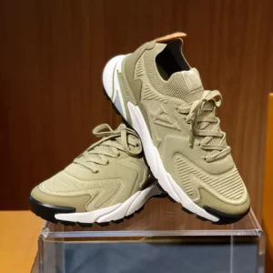 LV Runner Tatic Sneaker - RLS183