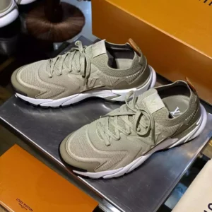 LV Runner Tatic Sneaker - RLS183