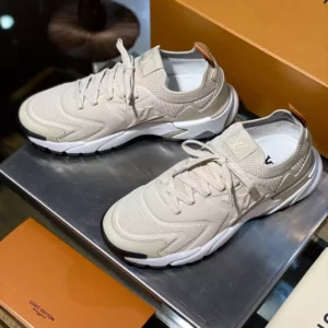 LV Runner Tatic Sneaker - RLS184