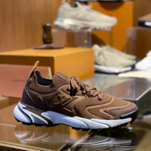 LV Runner Tatic Sneaker - RLS185