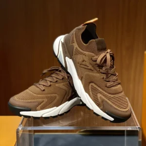 LV Runner Tatic Sneaker - RLS185