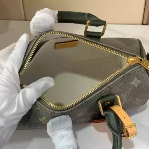 LV Keepall Bandoulière 25 Bag - RBV108