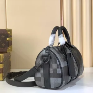 LV Keepall Bandoulière 25 Bag - RBV126