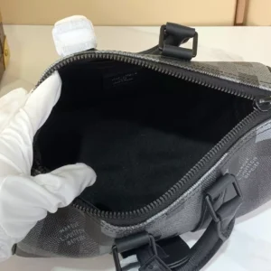 LV Keepall Bandoulière 25 Bag - RBV126