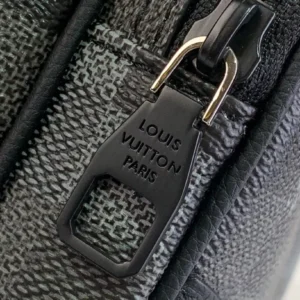 LV Nil Messenger Bag - RBV114