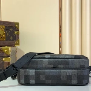 LV Nil Messenger Bag - RBV114