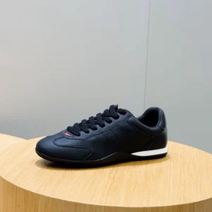 Gucci Shift Leather Sneakers – RGS100