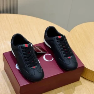 Gucci Shift Leather Sneakers – RGS100