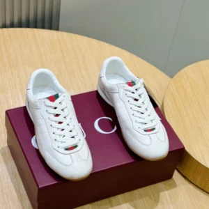 Gucci Shift Leather Sneakers – RGS98