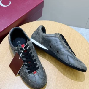 Gucci Shift Leather Sneakers – RGS99
