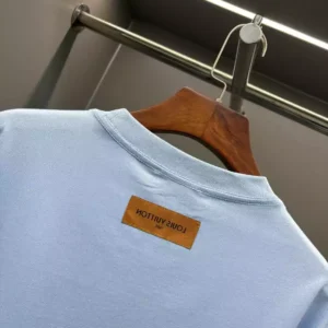 LV Embossed LV T-Shirt - LRT117