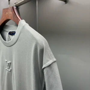 LV Embossed LV T-Shirt - LRT118