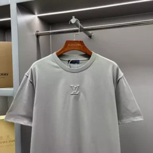 LV Embossed LV T-Shirt - LRT118