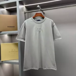 LV Embossed LV T-Shirt - LRT118