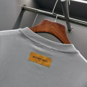 LV Embossed LV T-Shirt - LRT118