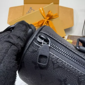 LV Keepall Bandoulière 25 Bag - RBV128
