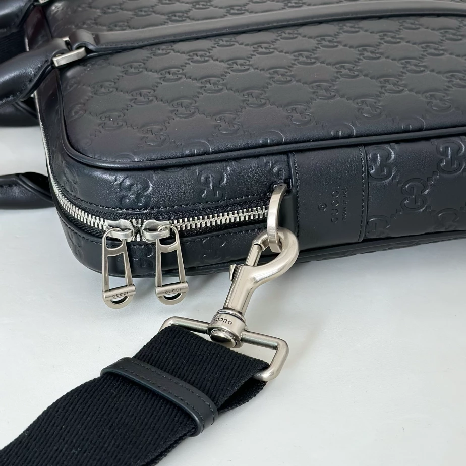 Gucci Emblem Large Briefcase In Black GG Leather - GB044