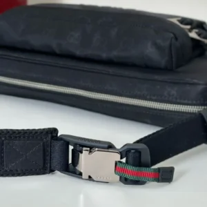 Gucci Nexus Logo Detailed Large Slingbag in Black - GB051