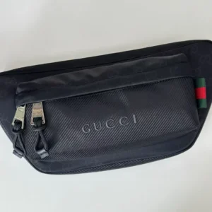 Gucci Nexus Logo Detailed Large Slingbag in Black - GB051