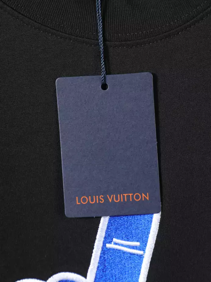 LV Short-Sleeved Signature Patch Crewneck - LRT136