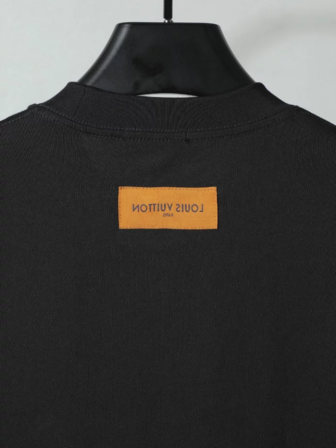 LV Short-Sleeved Signature Patch Crewneck - LRT136