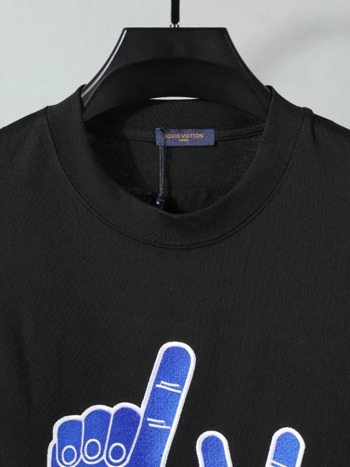 LV Short-Sleeved Signature Patch Crewneck - LRT136
