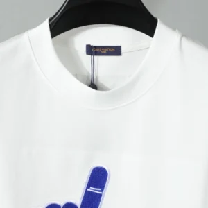LV Short-Sleeved Signature Patch Crewneck - LRT137