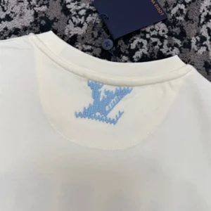 Louis Vuitton Embroidered Signature T-Shirt - LRT154