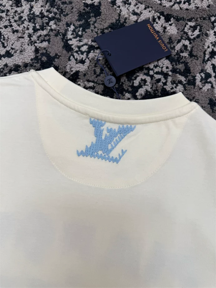 Louis Vuitton Embroidered Signature T-Shirt - LRT154