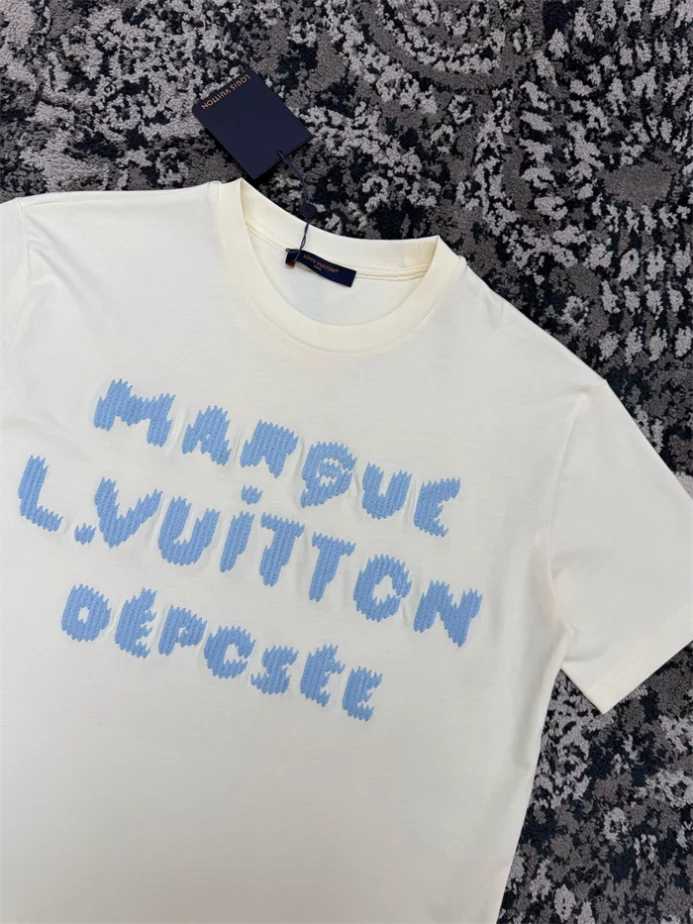 Louis Vuitton Embroidered Signature T-Shirt - LRT154