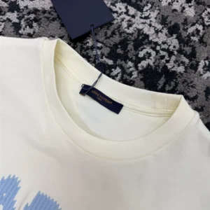 Louis Vuitton Embroidered Signature T-Shirt - LRT154