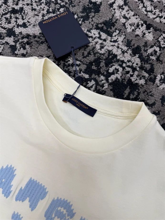 Louis Vuitton Embroidered Signature T-Shirt - LRT154